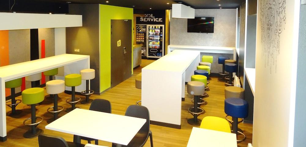 Ibis Budget Caen Centre Gare Hotel Екстериор снимка