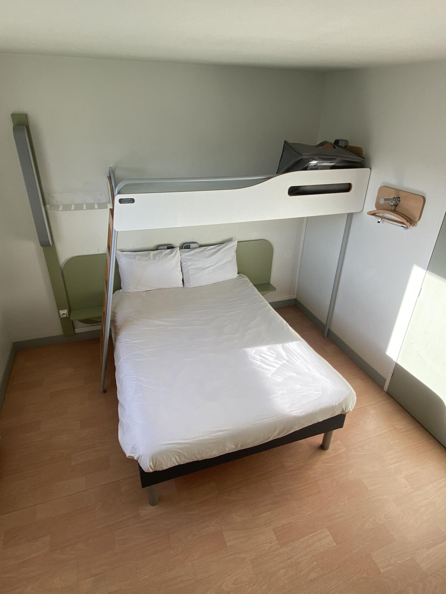 Ibis Budget Caen Centre Gare Hotel Екстериор снимка