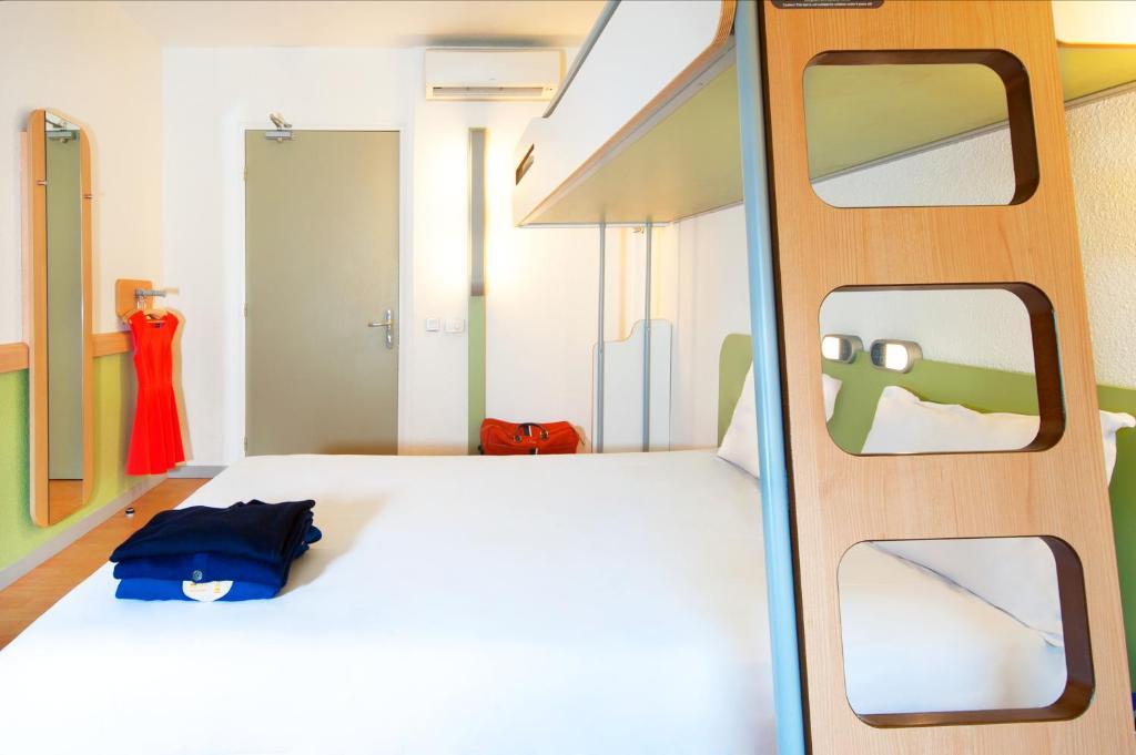 Ibis Budget Caen Centre Gare Hotel Стая снимка